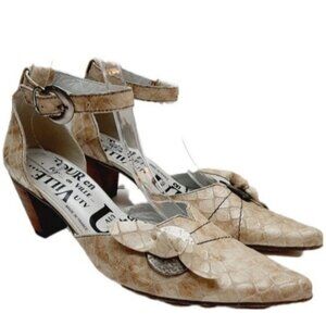 UN TOUR EN VILLE Snake Pattern Beige Pointy Toe Heels Leather Shoes Sz 7.5 - 8